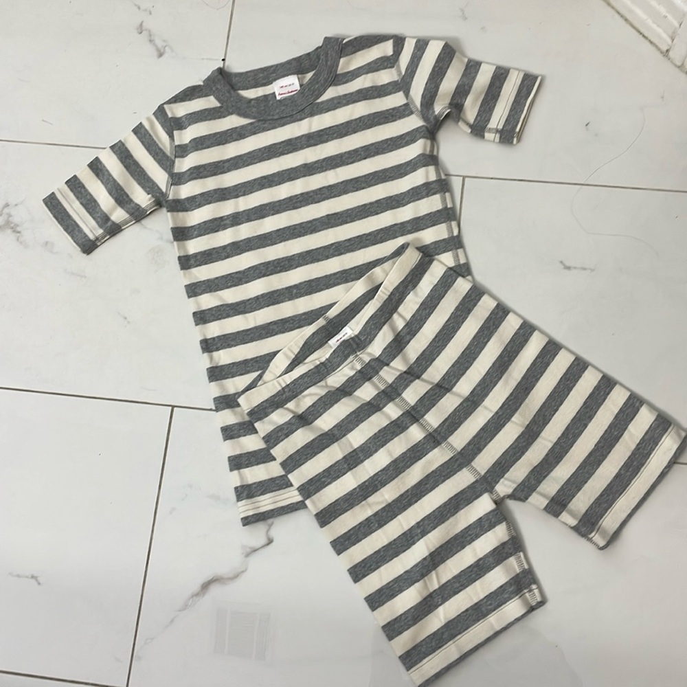 Hanna Andersson pajama set gray stripes 140 cm age 10 preppy